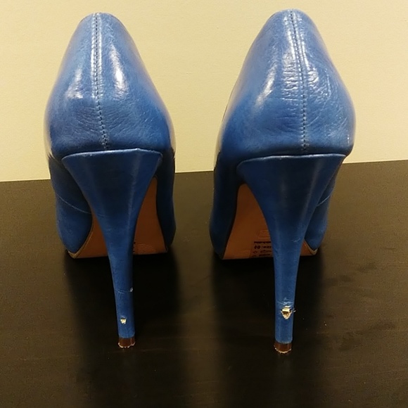 Heels - Picture 2 of 4